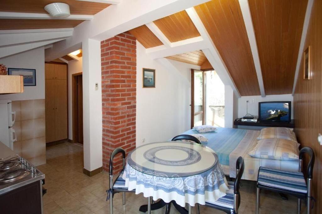 Apartments Damir - 80 M From Beach Postira Zewnętrze zdjęcie