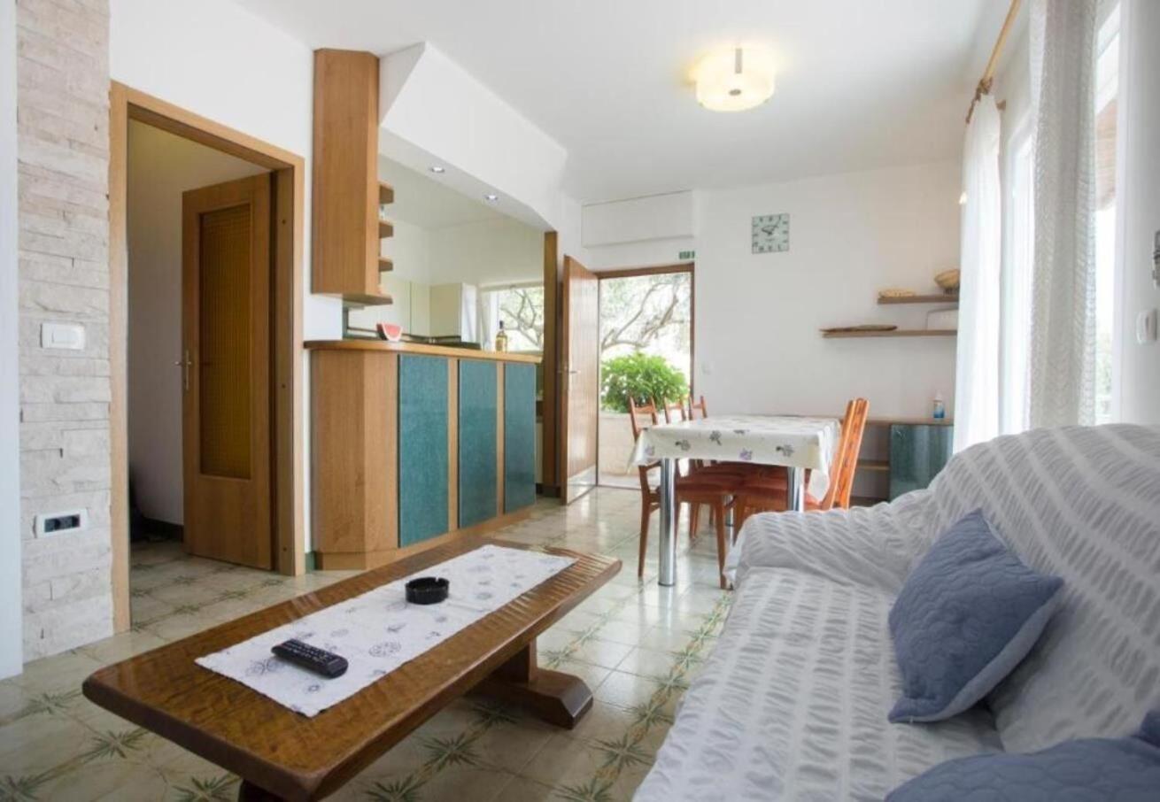 Apartments Damir - 80 M From Beach Postira Zewnętrze zdjęcie