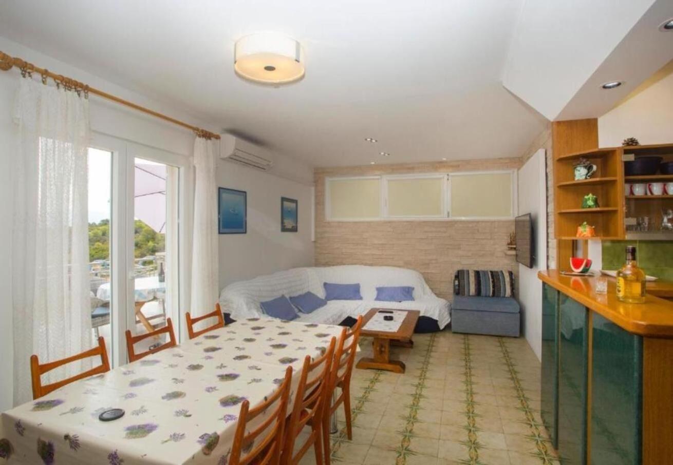 Apartments Damir - 80 M From Beach Postira Zewnętrze zdjęcie