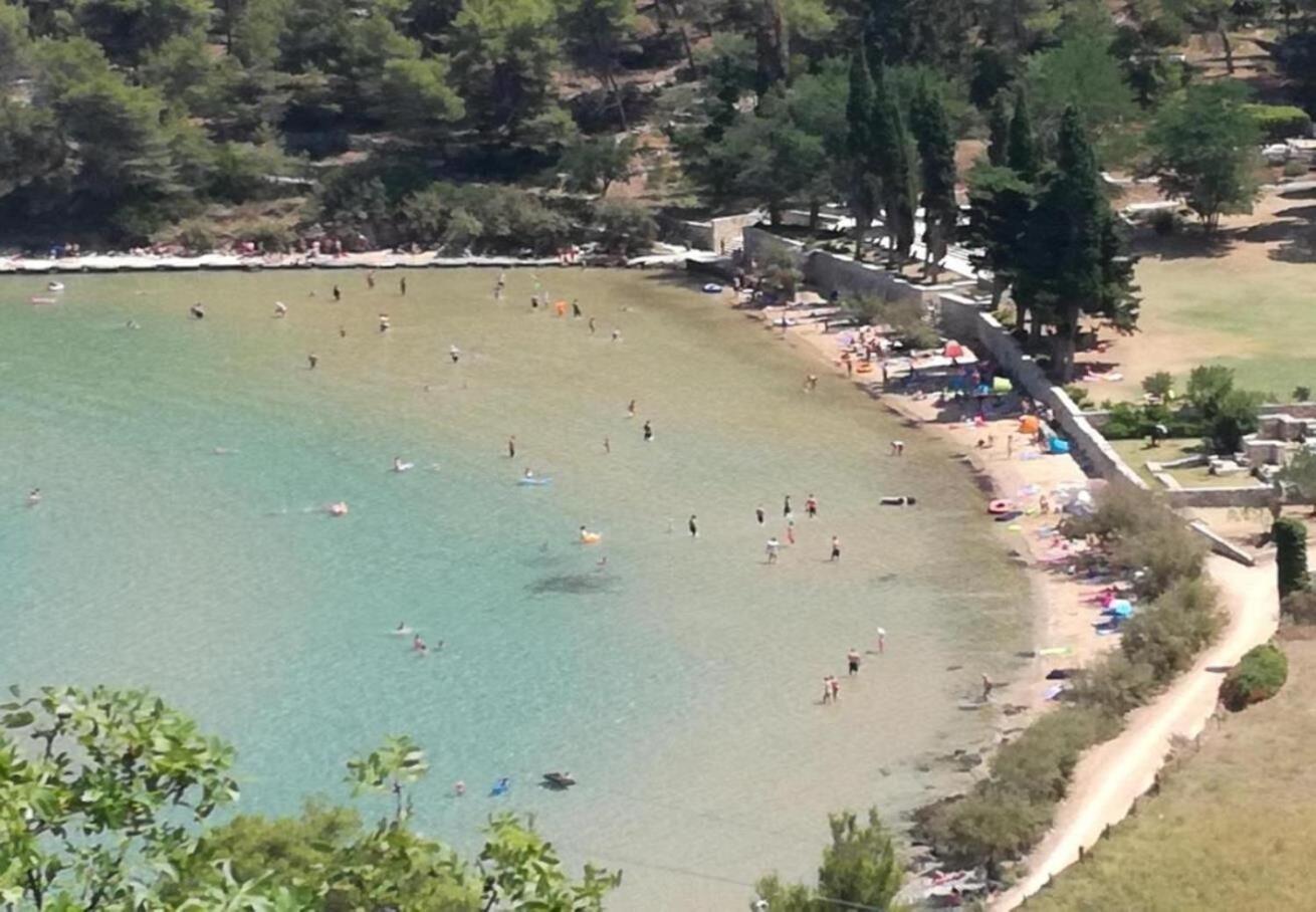Apartments Damir - 80 M From Beach Postira Zewnętrze zdjęcie