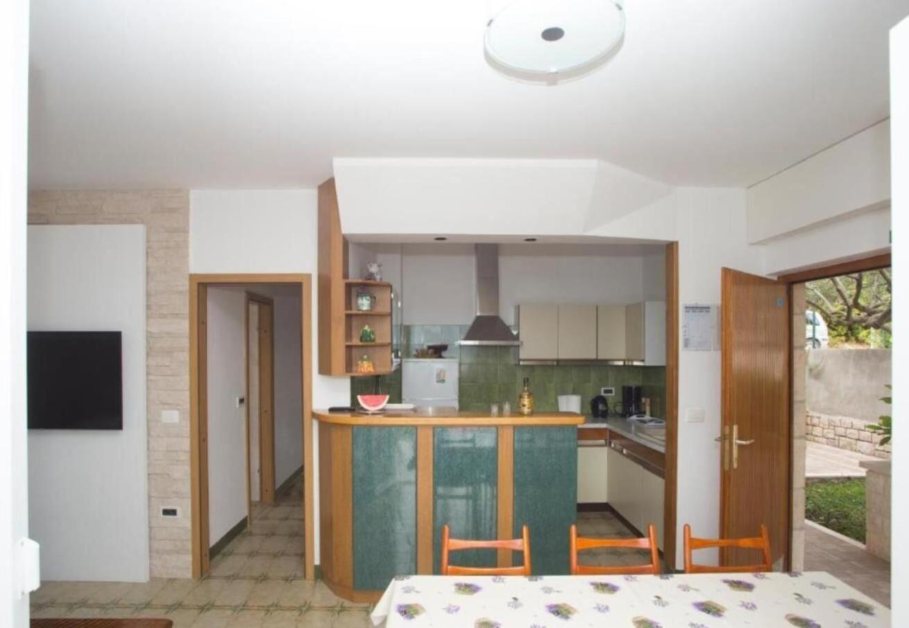 Apartments Damir - 80 M From Beach Postira Zewnętrze zdjęcie