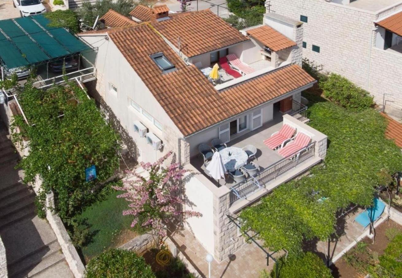 Apartments Damir - 80 M From Beach Postira Zewnętrze zdjęcie