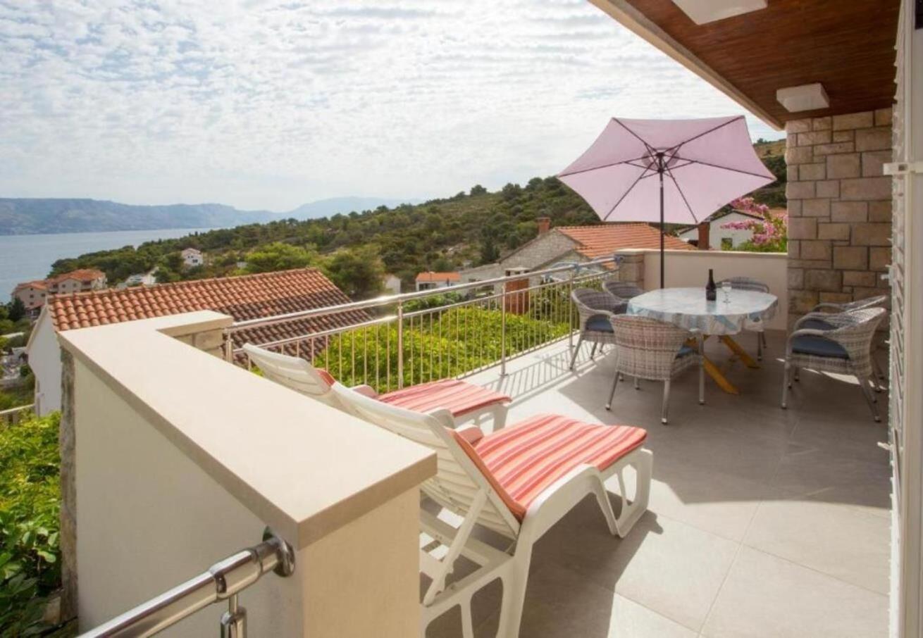 Apartments Damir - 80 M From Beach Postira Zewnętrze zdjęcie